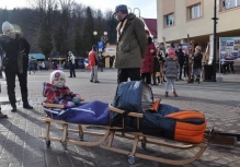 Śniegu nie ma, mimo to trzeba sobie jakoś radzić. Fot. Witold Kożdoń