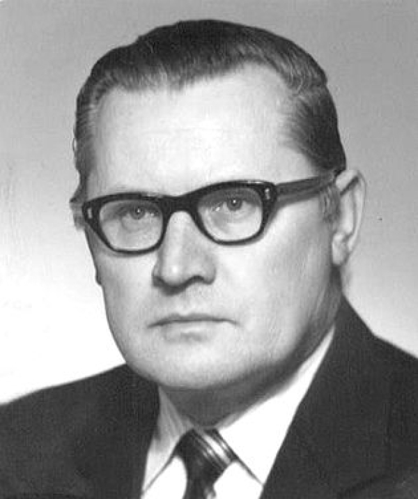 WŁADYSŁAW PIERCHAŁA 