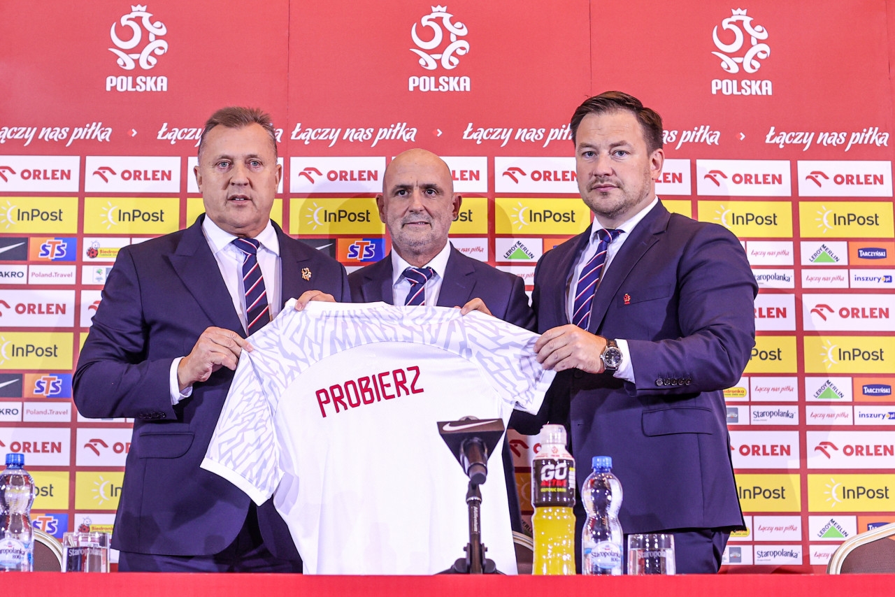 Img Michał Probierz (w środku) nie rezygnuje z awansu do mistrzostw Europy. Fot. PZPN