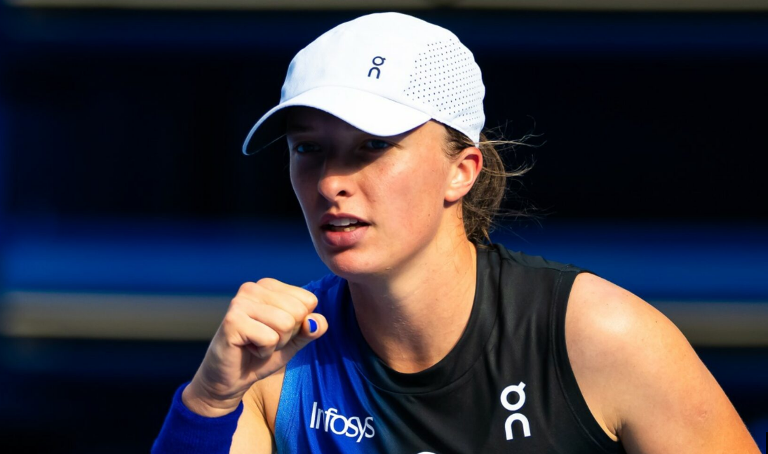 Img Iga Świątek rozpoczęła przygodę z WTA Finals od zwycięstwa z Markétą Vondroušową. Fot. ARC
