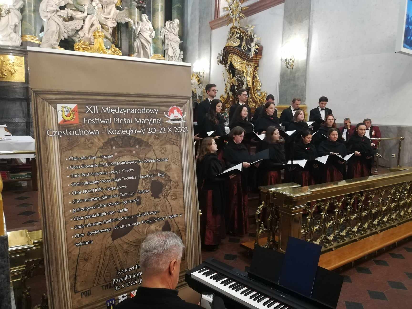 Img Chór Canticum Novum śpiewa na Międzynarodowym Festiwalu Pieśni Maryjnej. Fot. Canticum Novum 