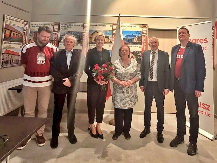 Image Trzech ambasadorów w Centrum Polskim. Najpierw kultura, potem emocje sportowe