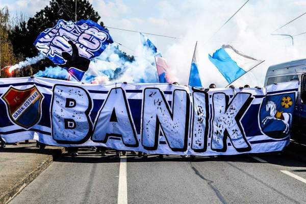 Image Ostrawa: eksplozja przed meczem Banika. Pięciu rannych