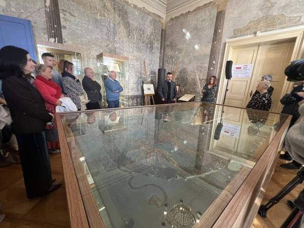 Image Cieszyn: spektakularny eksponat. Muzeum pokazało chorągiew Księstwa Cieszyńskiego