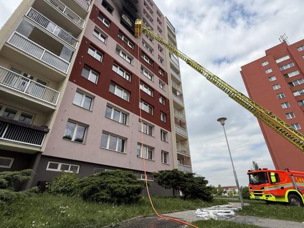 Image Ostrawa: pożar wieżowca mogła spowodować hulajnoga