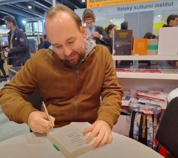 Image Świat Książki w Pradze. Swoje stoisko ma Księgarnia u Wirthów,  gościem honorowym Olga Tokarczuk