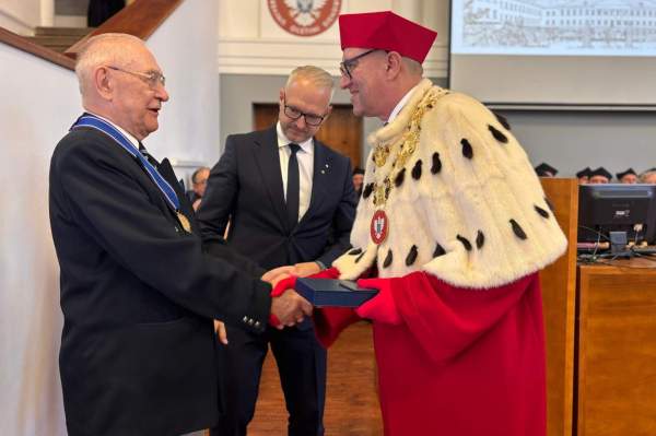 Image Janusz Guziur z Cieszyna odznaczony za rozwój polskiej bioinżynierii 