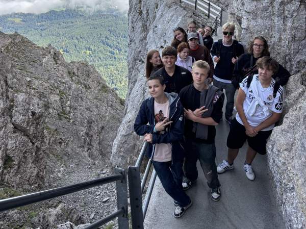 Image Uczniowie Polskiego Gimnazjum spędzili trzy dni w kraju sera i zegarków