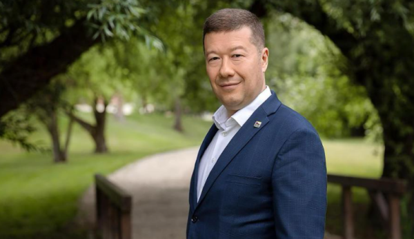 Image Na czele czeskiego Sejmu Tomio Okamura