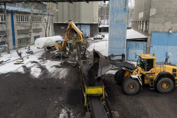 Image Karwina: rozpoczęło się zasypywanie szybu ČSA3 dawnej kopalni 