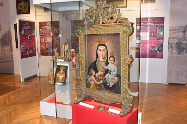 Image Katolicki fenomen: procesje do miejsc świętych