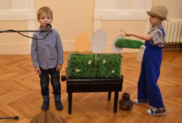 Image Cz. Cieszyn: Przedszkolaki recytowały i grały 