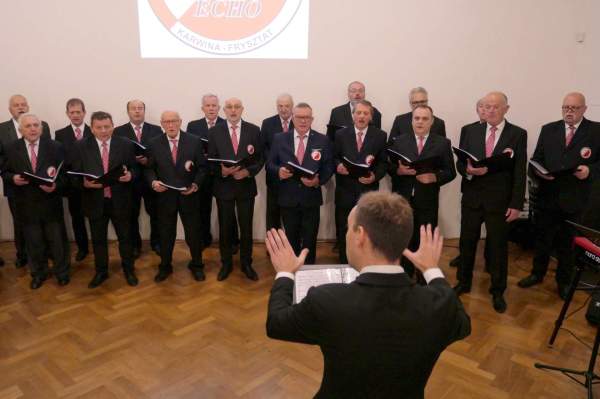 Image 105-latek zaśpiewał „Nie płacz Ewka”. Jubileusz chóru męskiego „Hejnał-Echo”