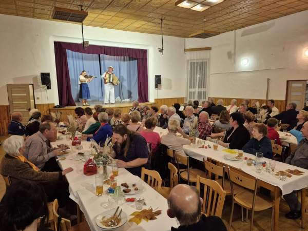 Image Spotkanie Jesienne w Olbrachcicach pełne muzyki, śpiewu i radości