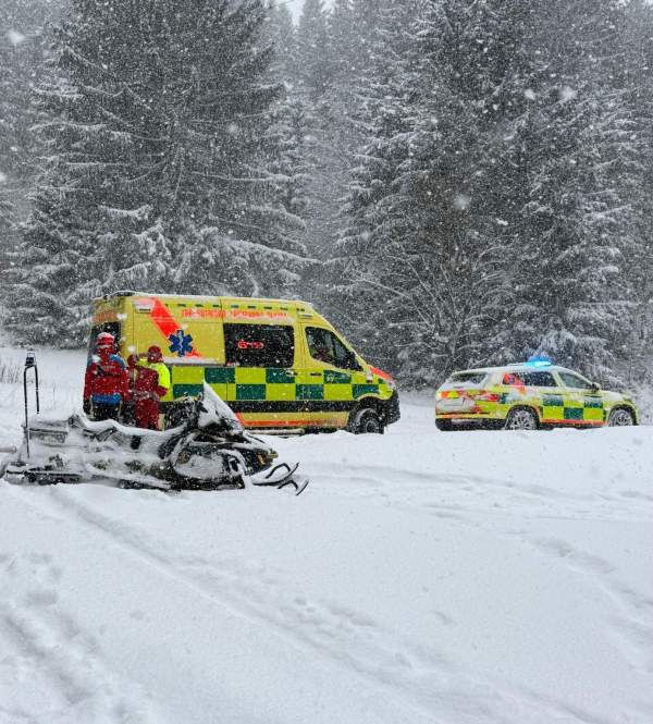 Image Dziesiątki rannych narciarzy i snowboardzistów