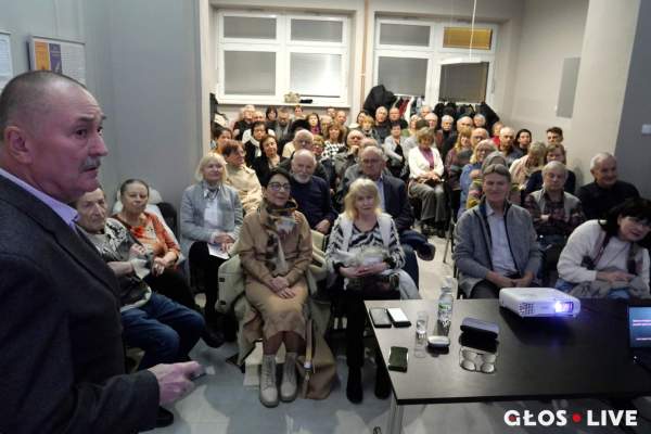 Image Sztuczna inteligencja i Bogdan Ficek przyciągnęły na MUR tłum słuchaczy