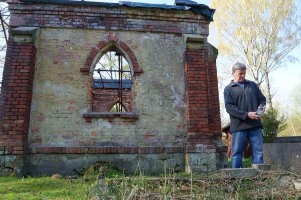 Image Zuchwała kradzież na cmentarzu w Karwinie-Meksyku