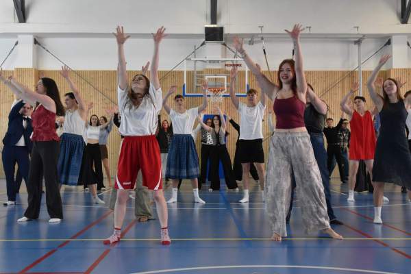 Image Ostatni dzwonek lepszy niż w telewizji