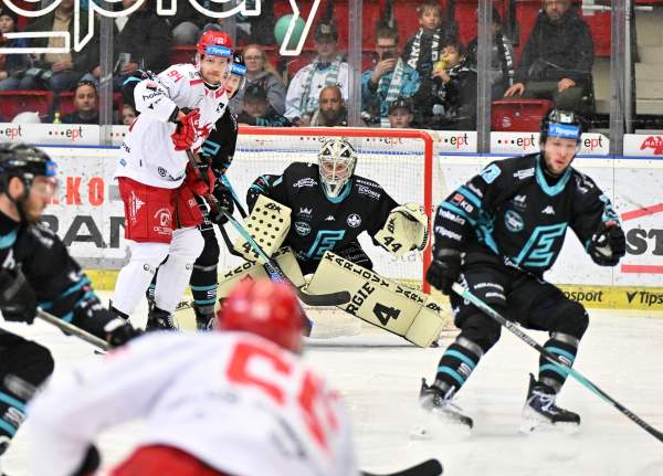 Image Energia jeszcze nie zgasła. Karlowe Wary - Trzyniec 3:0