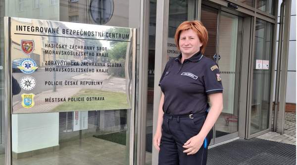 Image Operatorka linii 112. Nawet 100 zgłoszeń w czase jednego dyżuru