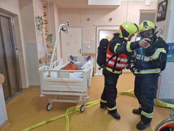 Image Trzyniec: Pożar w szpitalu niemal jak prawdziwy