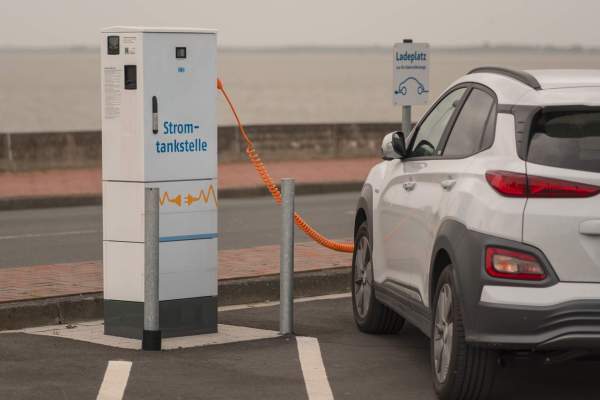 Image Niemal co siódme sprzedane w 2025 roku auto pochodziło z Chin