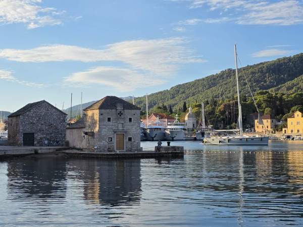Image CHORWACJA MIĘDZY WIERSZAMI (9): Stari Grad – tam, gdzie mieszka poezja
