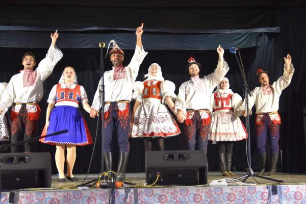 Image Stonawa: Rozbrzmiewała muzyka, pachniało plackami i serem