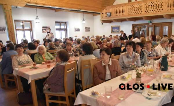 Image Wiosenne spotkanie pań, czyli zamiast pracy odpoczynek