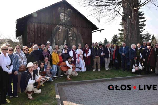 Image Jabłonków: deskal Szczepana Sikory przypomina historię polskich Jacków